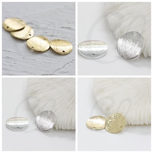 Solid Brushed Brass Curved Round Link - 15mm (4049C)