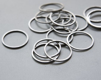 4 Pieces Oxidized Silver Plated Brass Base Flat CLOSED Ring - Link - Loop 18x1mm (3023C-U-371)