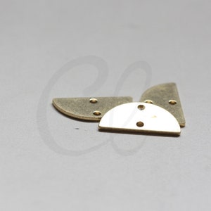 30 Pieces Solid Raw Brass Crescent - Half Circle - 15x8mm (3856C-V-193)
