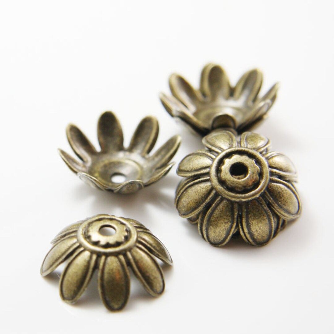 【Rosen Kreuz】MODBEA CAP 8 Pieces Antique Brass Tone Base Metal Flower Caps-27mm (11791Y-B