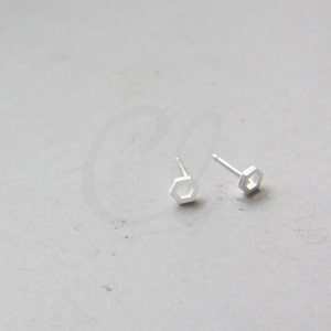 2 Pieces (One Pair) Premium Matte Silver Plated Brass Base Earring Post - Hexagon 5mm (3140C-N-247)