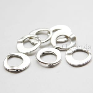 10 Pieces Oxidized Silver Tone Base Metal Spacers-Irregular Bead Frame 20x21mm with inner size 12mm (10246Y)