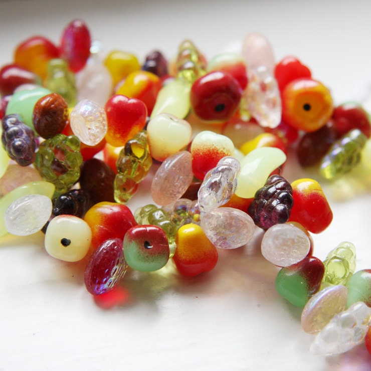 Bead Mix, 25 Glass Fruit Beads Bananas Grapes Pear Apples Limes Melons &  More *
