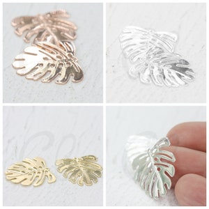 Solid Brass Banana Tree Leaf Pendant - 22x21mm (3948C-S-298)