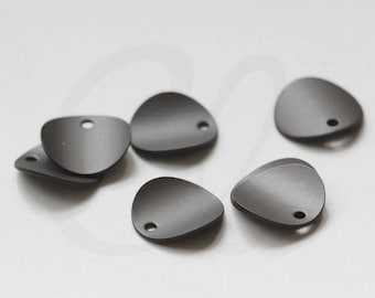 4 Pieces Matte Black Plated Brass Base Curved Tags - Round - Disc 12mm (1875C)