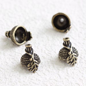 One Piece Antique Brass Acorn Caps-15x13mm with Open Part 10mm (356C-C-550)A12