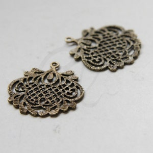 2 Pieces Antique Brass Charm - Filigree Flower 28x26mm (9676Z-G-433)A24