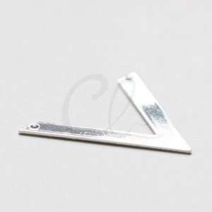 One Piece Premium Silver Plated Brass Base Arrow Link - Pendant 27x30mm (1996C-W-285)
