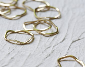 12 sztuk surowego mosiądzu, falisty, zamknięty pierścień - ogniwo - pętelka 19 x 15 mm (4418C-Q-48)
