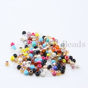 One Package (10 Grams) Mixed Colors Japanese Miyuki 8/0 Seed Beads (8M)