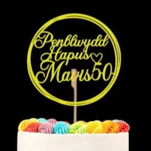 Cercle gallois de Penblwydd Hapus personnalisé rond joyeux anniversaire Pays de Galles nom et âge paillettes carte pour gâteaux Art coeur or rouge