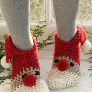 Crochet pattern for cozy Socks or Slippers - Warm funny Santa - Christmas gift idea - PDF Pattern