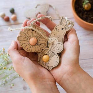 3 Seed Bomb - Anhänger mit Karten | Wildblumen-Saatbomben | Bienen- & Schmetterlingsfreundlich | Umweltfreundliches Geschenk | Garten Dekor | Montessori Gunst