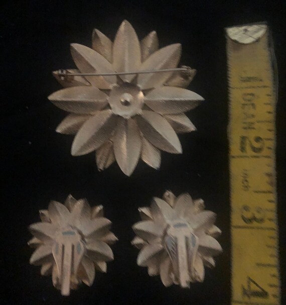 Sarah Coventry Sunflower Set Brooch and Clip on E… - image 3