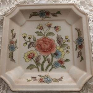 Andrea by Sadek Octagon Plate
