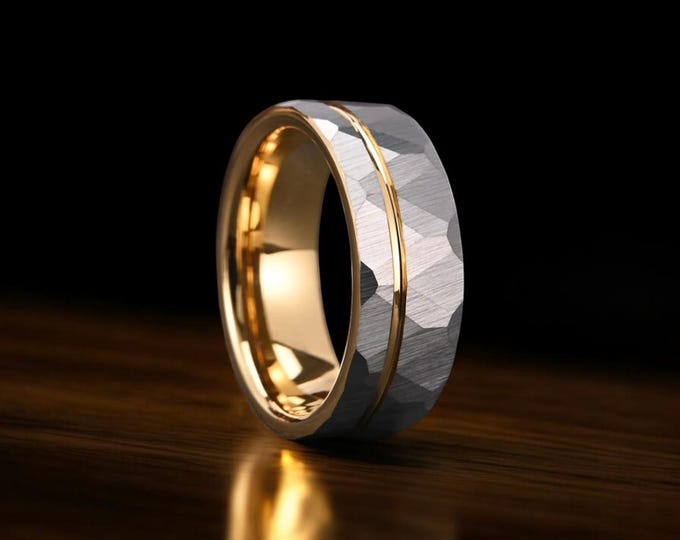 Hammered Grey Tungsten Wedding Band: 8mm Yellow Gold Groove