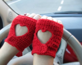 That's Amore! | Made in Italy | Premium italian wool | Fingerless gloves, cut out heart on knuckle, red Valentine