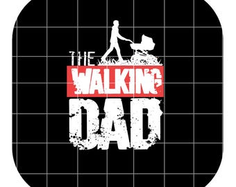 Op de afbeelding: Zwart-wit grafisch ontwerp met de tekst "THE WALKING DAD" en een silhouet van een persoon die een kinderwagen duwt. De tekst is in een distressed lettertype, met "WALKING" in een rode rechthoek. Directe digitale download.