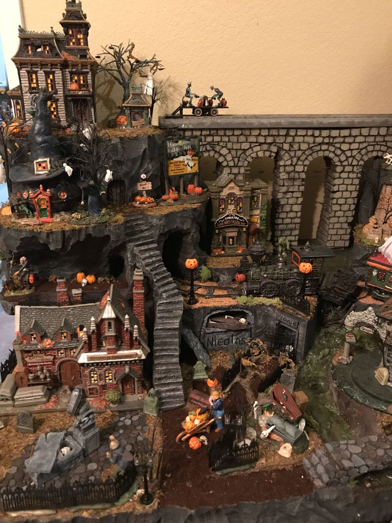Halloween Ceramics To Paint Hobby Lobby - Scary or Cute? Get in the Spirit With 4 Halloween Apartment Decorating Ideas!