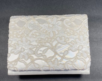 VTG Purse White Lace and Satin Clutch/ Shoulder bag