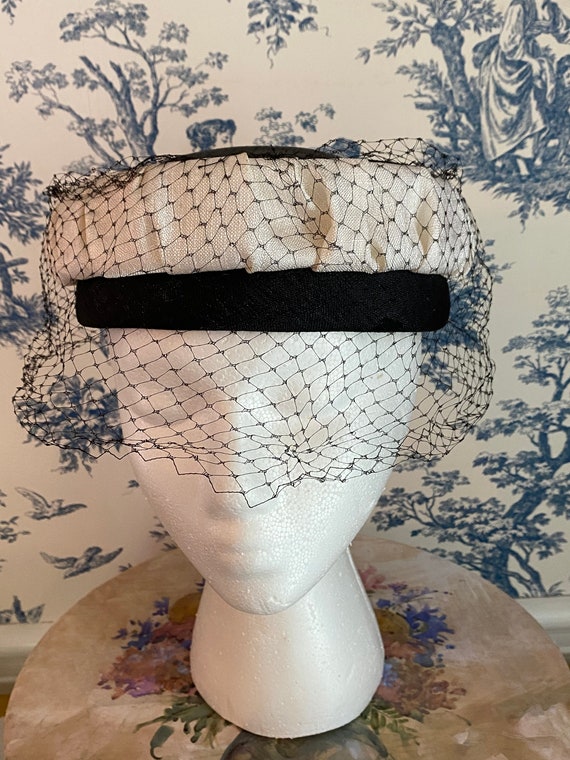 VTG 60s 70s Pillbox Ladies Hat - image 1