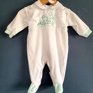 Vintage 90s Baby Romper Retro Boy Girl Unisex Neutral White Bodysuit Bunnies All-in-One Outfit Sleepsuit 3-6 months