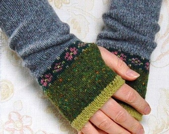 Rose Mitts Knitting Pattern