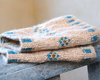 Forget-me-not Cuffs Knitting Pattern