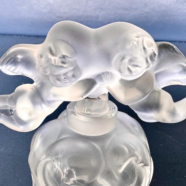 Frasco de perfume Lalique Crystal Nuages con querubines, vintage