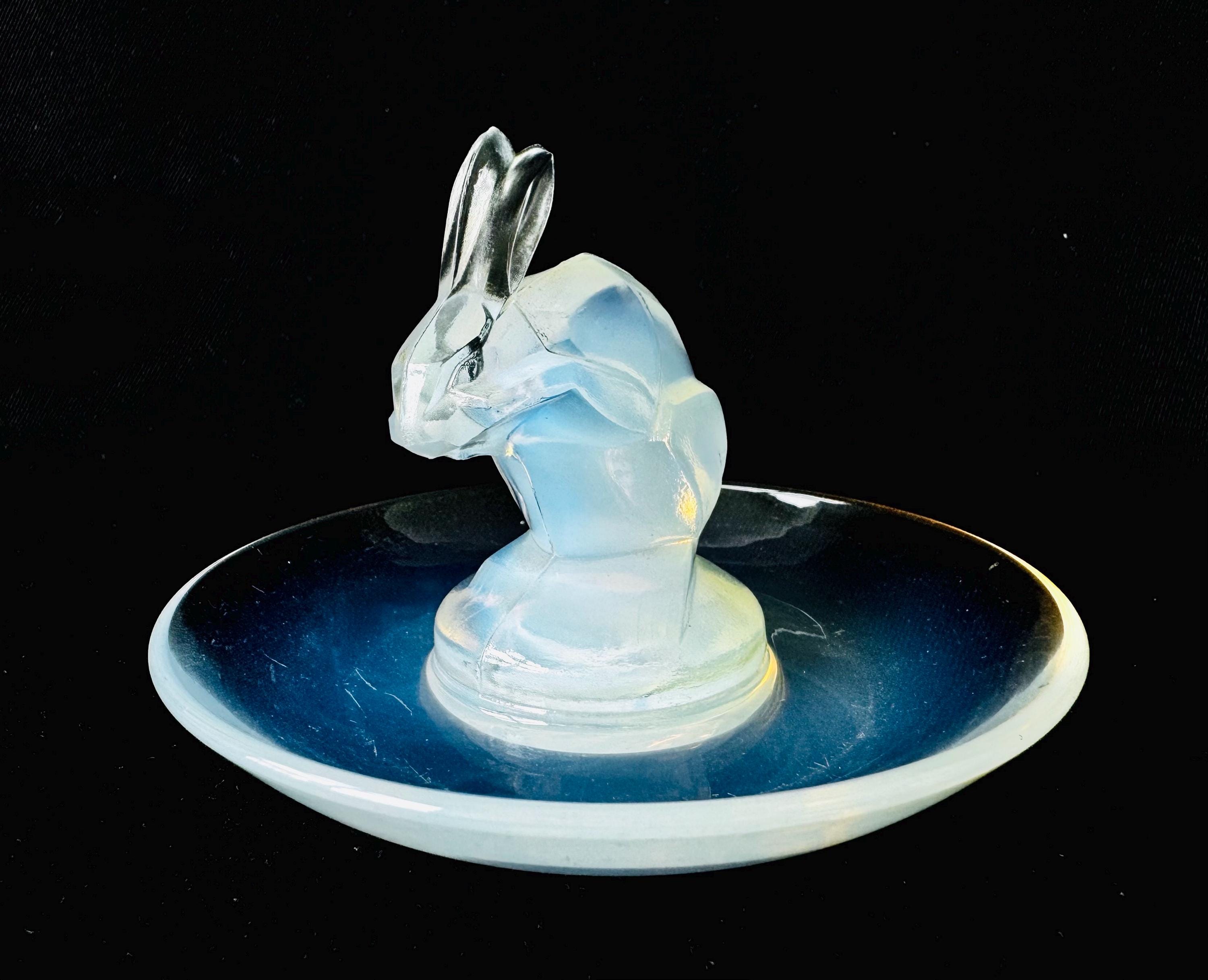 LALIQUE うさぎ　ルネラリック ルネ・ラリックのオリジナルブルーオパールガラス製ラパンリングトレイ