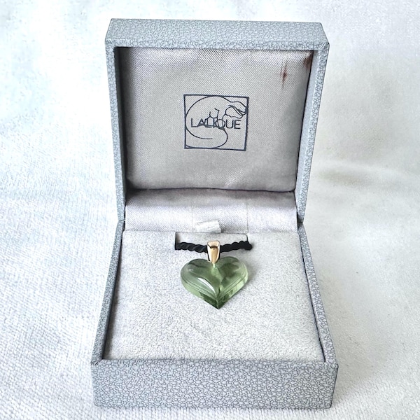 Lalique Crystal Pendant Necklace Couer green moss heart, vintage.