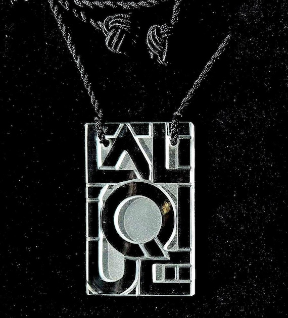 ラリック　ロゴ 透明クリスタルネックレス ラリック クリスタル ペンダント ネックレス ロゴがクリア