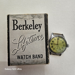 Elgin WWII Era Military Wristwatch with Berkeley Watch Band in Box, 1940s