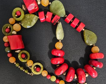 Collar vintage de coral grueso y piedra facetada, años 60