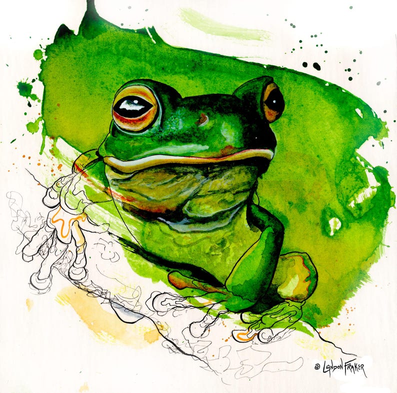 Pu&ograve; includere: Un dipinto ad acquerello di una rana verde arboricola seduta su un ramo. La rana ha occhi grandi e rotondi e un ampio sorriso. Lo sfondo &egrave; un lavaggio ad acquerello verde e giallo.
