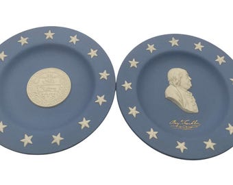 Wedgewood Jasperware Collector Plates (2) Benjamin Franklin and Pennsylvania 4"