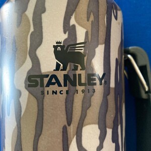 Stanley Camouflage Mossy Oak 1.1 QT Thermos With Handle and Cup Bottomland Bild 2