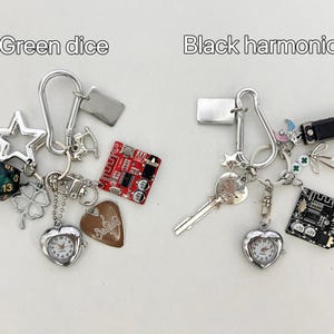 VintagePunk Herz Uhr Silber Schlüsselanhänger, Würfel, Stern,Schlüssel Charm und Mundharmonika Anhänger, Y2K Taschenzubehör, Multi Charm Schlüsselanhänger,Paar Geschenk