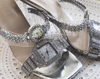 Tacones altos con reloj de plata creativos, tacones plateados Y2K, tacones altos para mujer para ocasiones especiales, sandalias con reloj de circonita para fiestas nocturnas, zapatos con reloj de moda