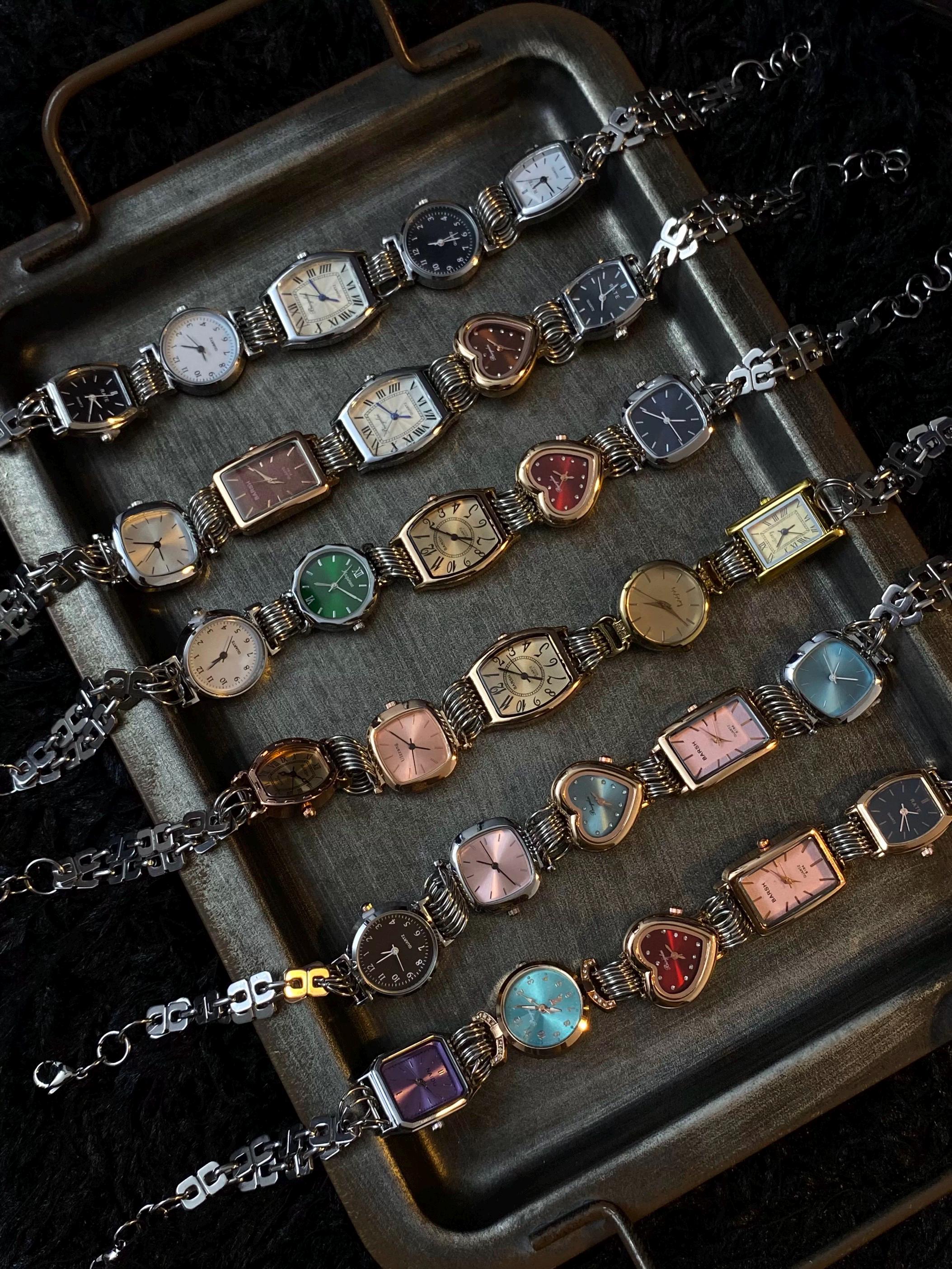 Vintage Punk Multicolor 5-Uhr-Uhr-Halskette, Y2K Uhr Schmuck, Uhr Grunge Schmuck, kundenspezifische Unisex Choker Halskette Geschenk.