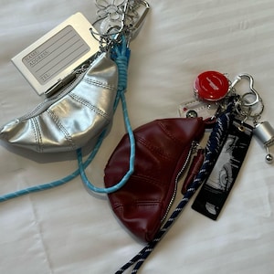 Mini rote Horn Tasche Geldbörse, Lineal Thermometer Kompass Schlüsselbund, gewebte Schnur Cartoon Schlüsselbund, Y2K Taschenzubehör, Silber Horn ID Karte Geldbörse