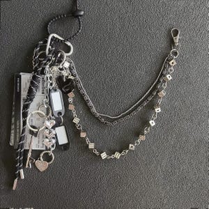 Punk grobstrick Silber Tasche Kette, Gothic Skull Hosen Kette, Perlen Würfel Kreuz Kette, Grunge Taschen Accessoire, Heavy Metal Hosen Kette