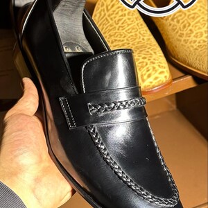 Svarta herrloafers i läder | Handgjorda finskor i fullnarvat läder (anpassad) bild 2