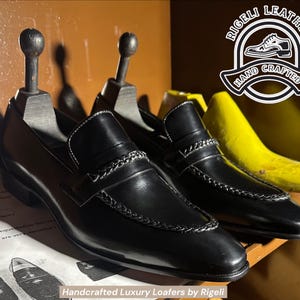 Svarta herrloafers i läder | Handgjorda finskor i fullnarvat läder (anpassad) bild 10