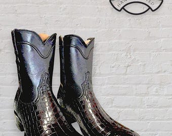 Stivali da cowboy fatti a mano con stampa coccodrillo nera: calzature da rodeo western da uomo