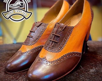 Zapatos Oxford de cuero bicolor hechos a mano para mujer, estilo brogue con cordones, tacón de bloque, estilo vintage, hechos a medida.
