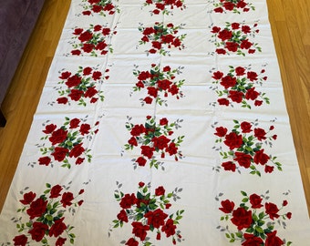 Vintage Wilendur Red Rose Tablecloth, 84x62.5, Pre-owned in EXCELLENT condition, Clean, No Holes, Crisp Colors, Perfection, Ships Free