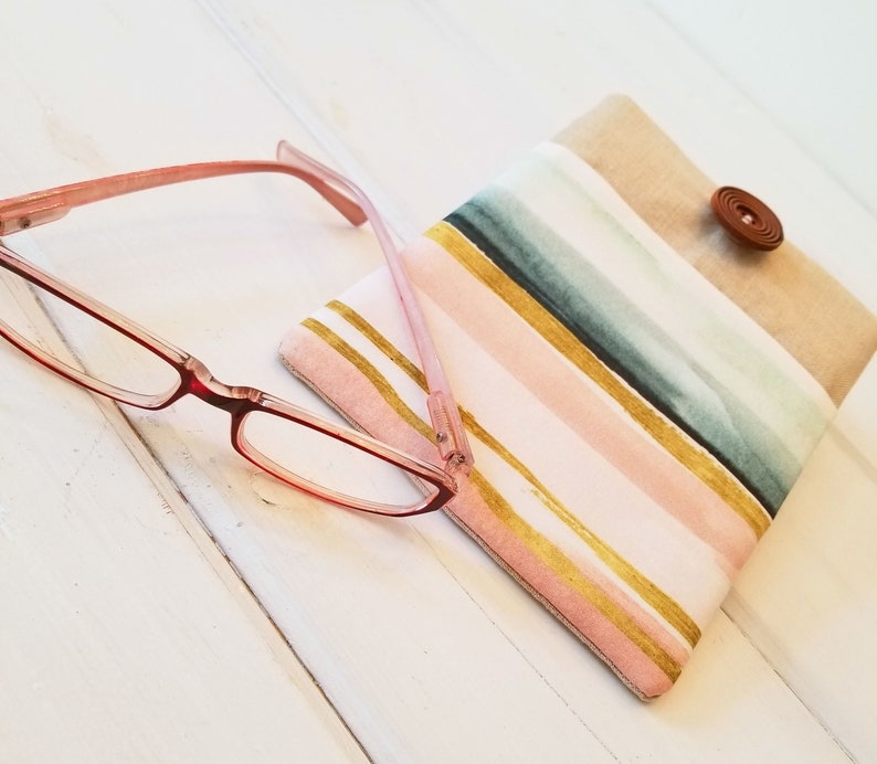 Kindle Colorsoft case Kindle Paperwhite Sleeve Kindle pocket linen kindle Cover Nook Glowlight padded fabric travel case gift for book lover.  Pink Green Gold Modern striped sleeve to carry your kindle or nook.