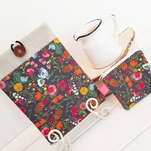 Bridget Flowers Ipad Sleeve, ipad Tablet Accessories, Ipad Pro Case, Samsung Pocket Sleeve, Padded Ipad mini sleeve, pocket ipad air case