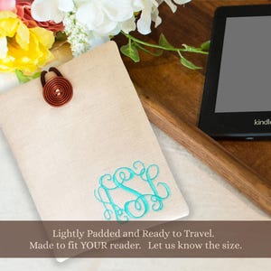 Monogrammed Kindle Case, Personalized Kindle Paperwhite Sleeve, Monogram Linen Kindle paperwhite case, kindle cover, Linen Kindle Oasis Case